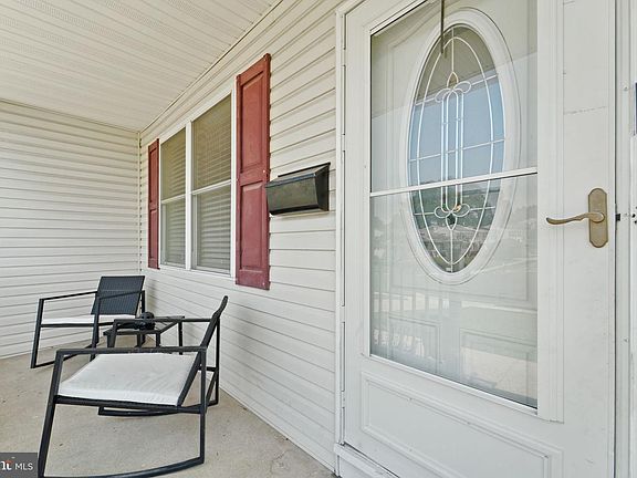 5th image of 21 Grant Dr