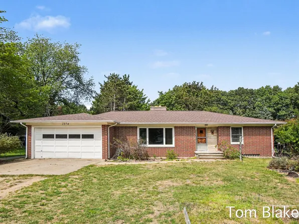 1074 Hendrick Rd, Muskegon, MI 49441