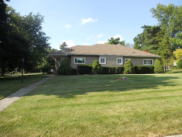 1st image of 624 Concord Ave