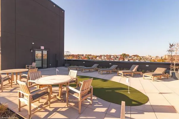 Rented by HCO NY | media 10