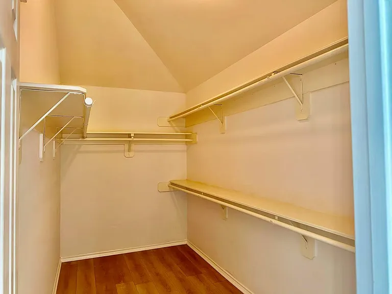 3131 Valley Ct — Photo 16
