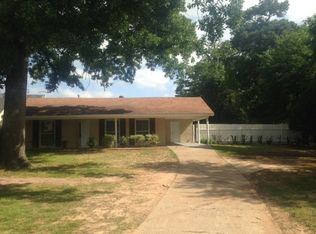 952 Winter Garden Dr, Shreveport, LA 71107
