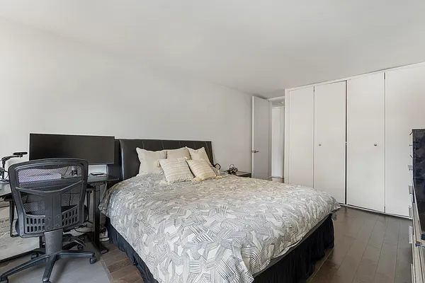 Sold by Julia B Fee Sotheby's International Realty | media 16