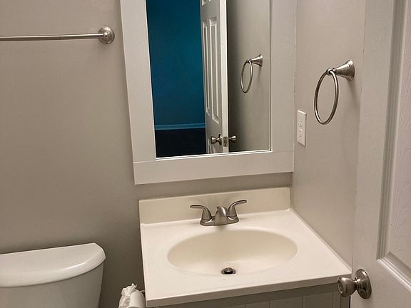 4th image of 103 Austin Ct