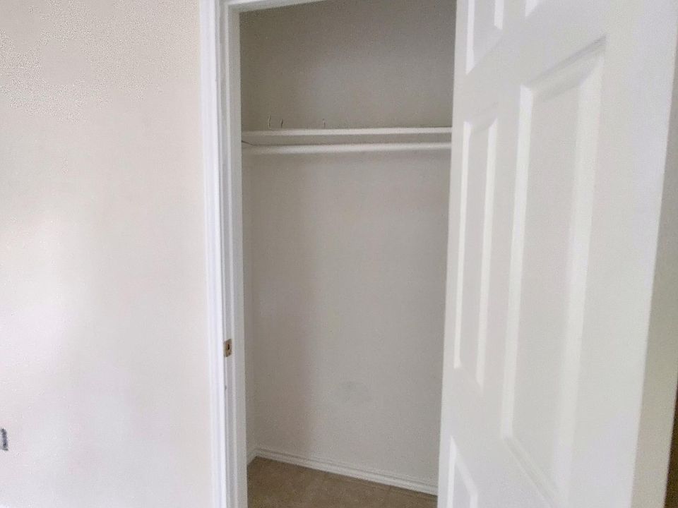 1st image of 1008 Barbara Dr