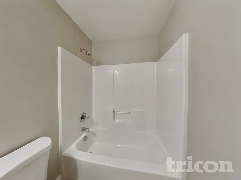 302 Oxfordshire Dr — Photo 14