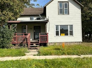 404 5th St, Three Rivers, MI 49093