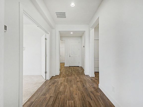 3rd image of 18222 W Via Montoya Dr