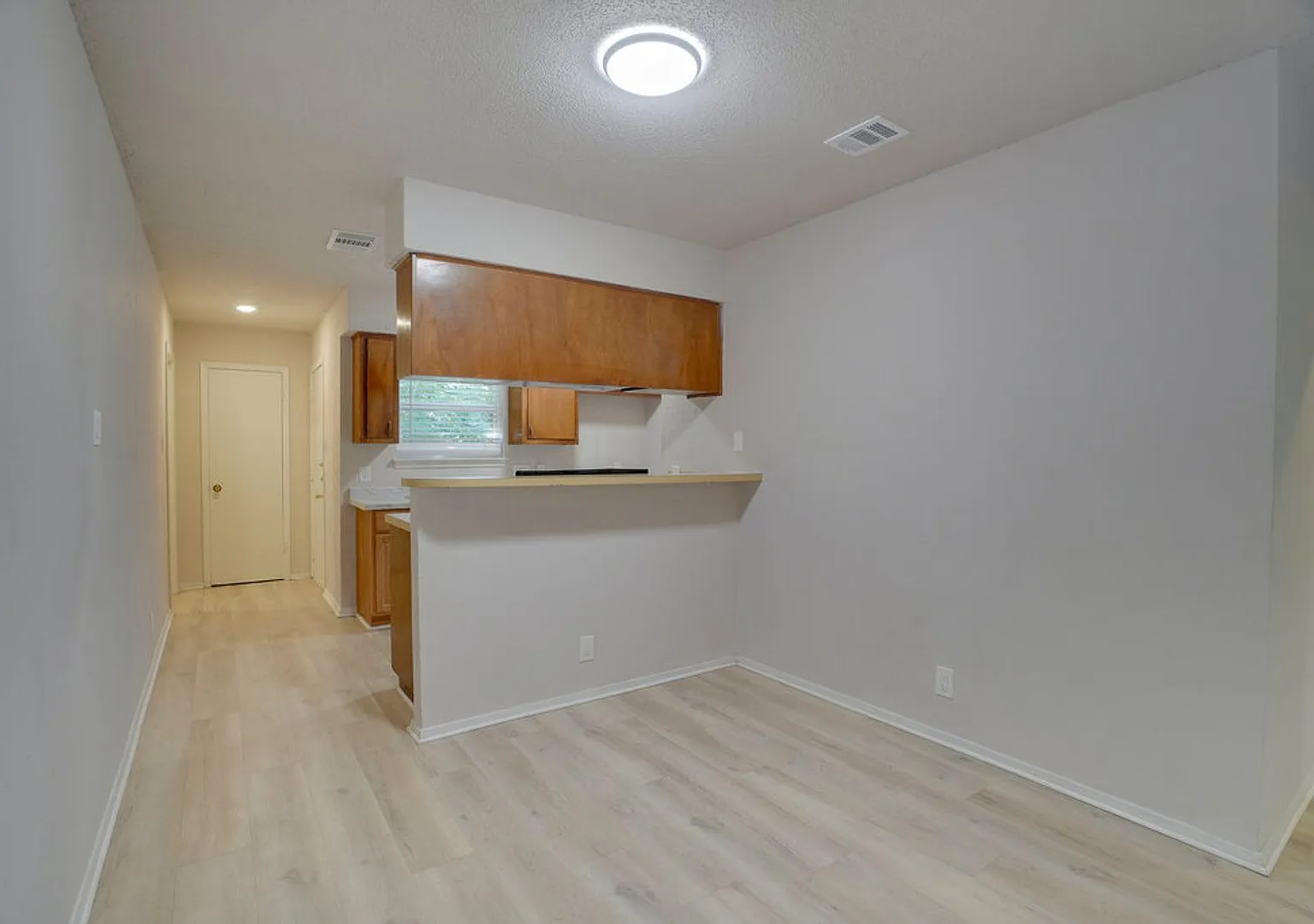 1206 Westcott Dr — Photo 4
