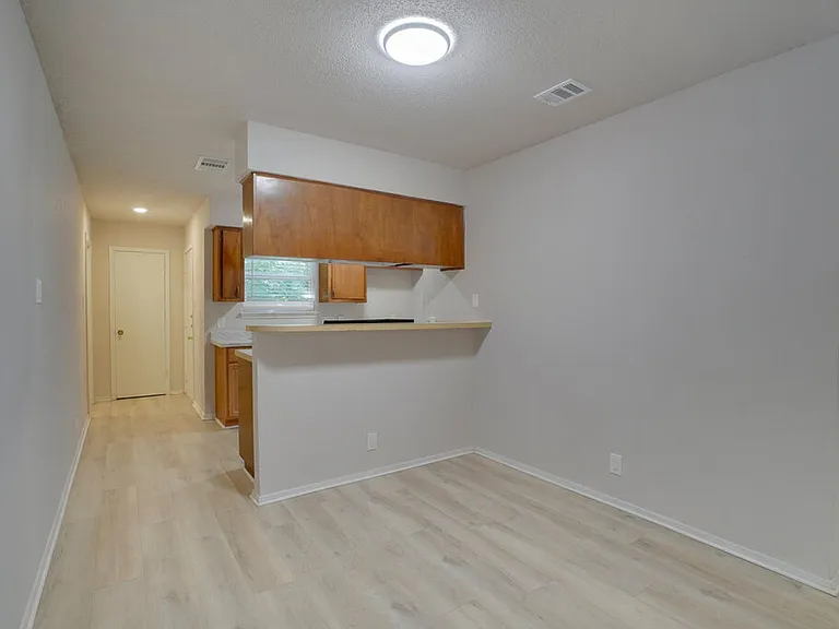 1206 Westcott Dr — Photo 7