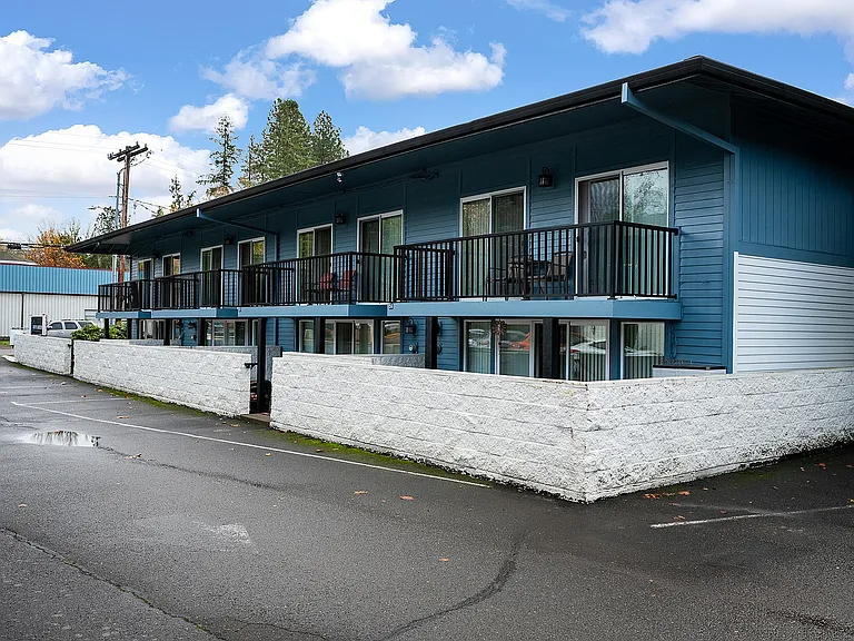 Forty9 Jamieson Apartments — Photo 37