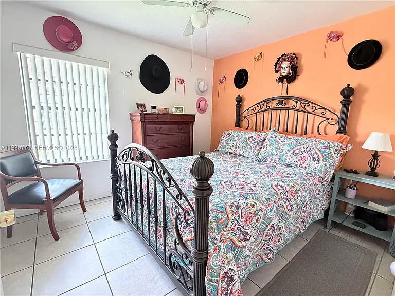 954 NW 14th St — Photo 10