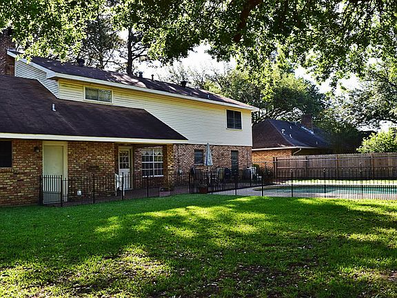 2nd image of 506 Hartwood Dr