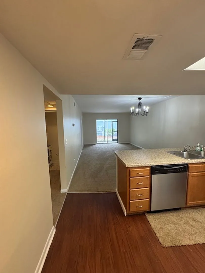 Building Photo - 4317 Holly Tree Rd #901