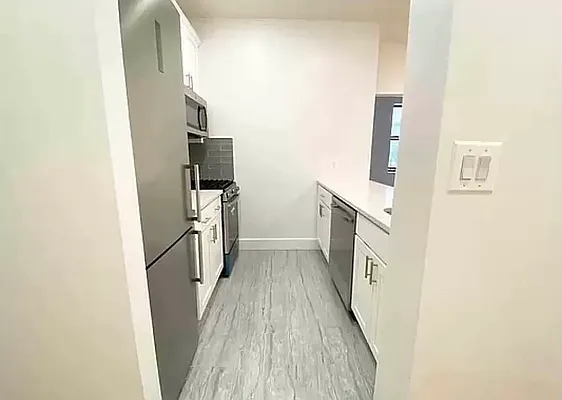 Rented by EastMount Realty LLC | media 2