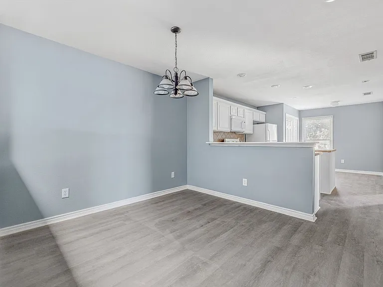 805 N Main St #104 — Photo 34