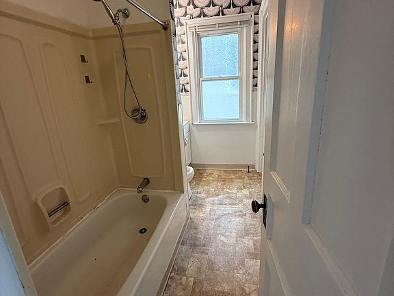 4th image of 173 Anderson Pl #2