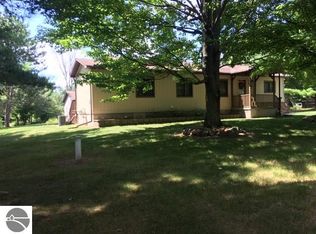 19045 180th Ave, Tustin, MI 49688