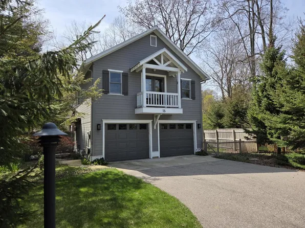 16 Park St, Saugatuck, MI 49453
