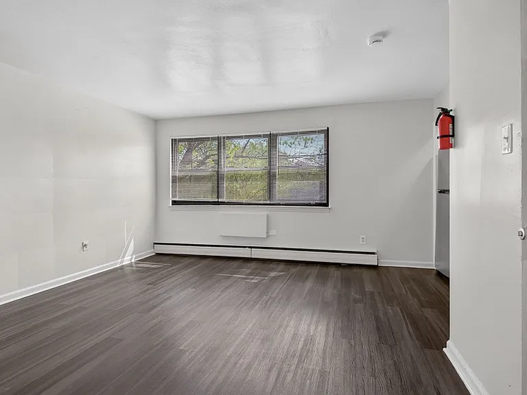 1102 Edgewood Ave #B19 — Photo 5