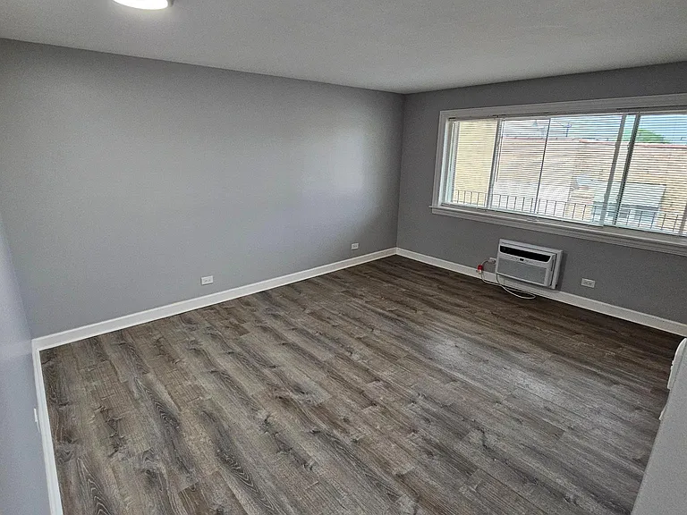 6915 Cermak Rd #7 — Photo 2