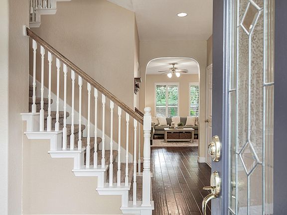 5th image of 3211 Five Oaks Dr