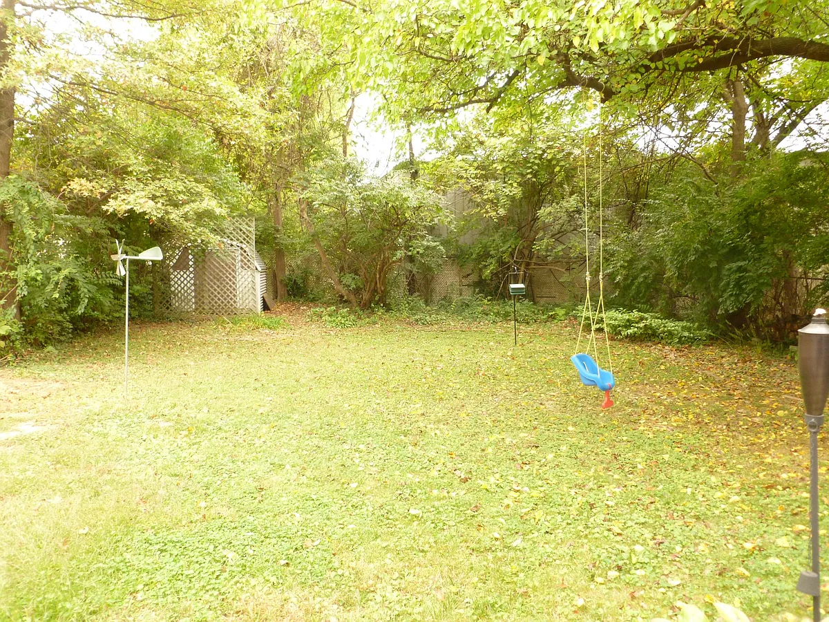 Building Photo - 9334 Berry Ave