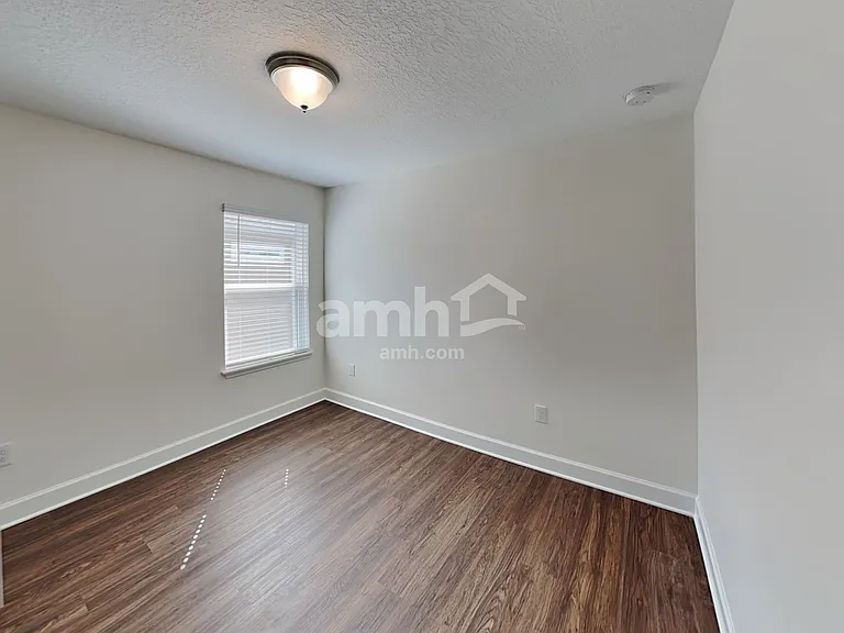 1018 Walden Pond Dr — Photo 29