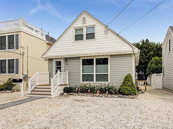 3rd image of 9 E 28th St