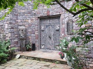 110 Crabapple Rd, Manhasset, NY 11030