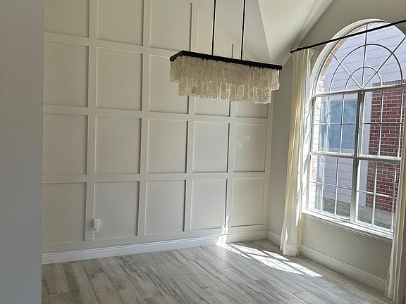 3rd image of 5904 Sidney Ln