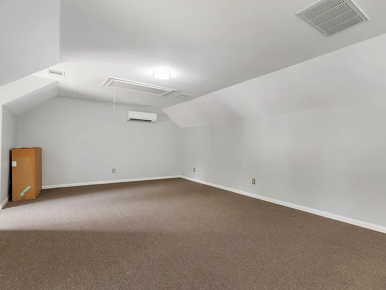 6 E Cottage Green St — Photo 42
