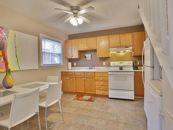 4th image of 2902 Bowman Ave