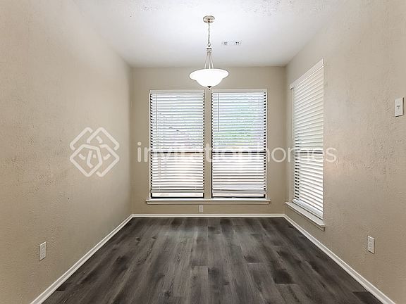 5th image of 2330 Ravenwood Dr