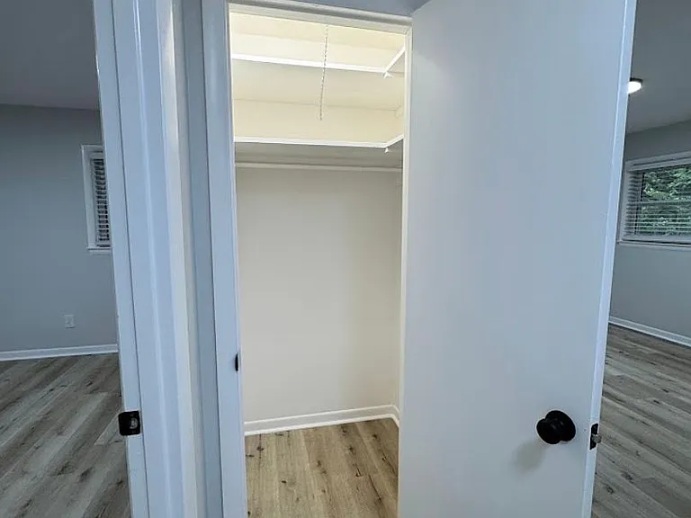 2205 Hathaway Dr — Photo 43