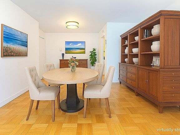 2nd image of 200 E 27th St APT 11L
