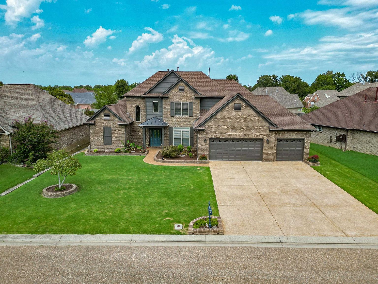 205 Lewis Fairway Cir