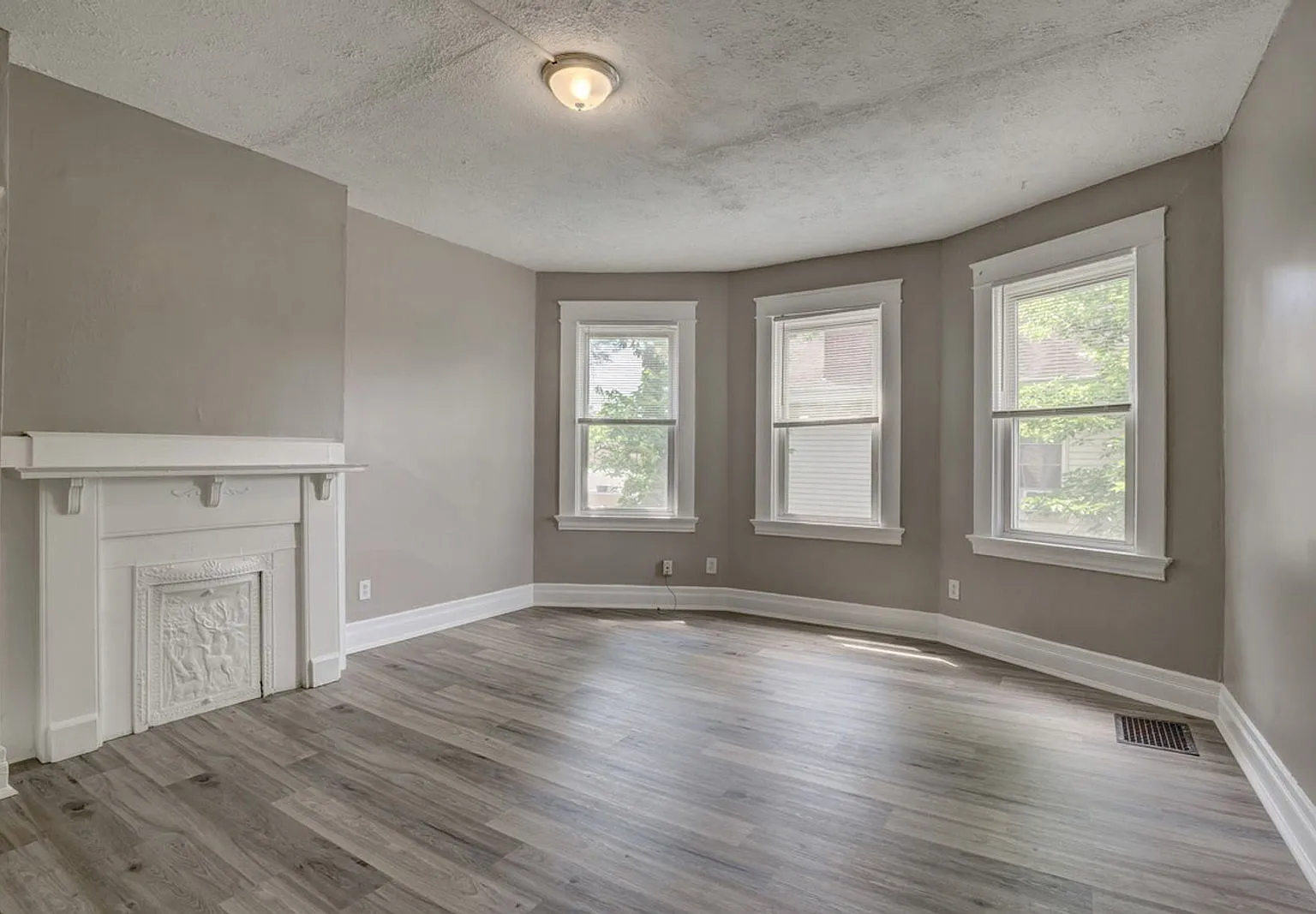 4 bed, 1.5 bath, 1314 sqft, $1,575 — Photo 4