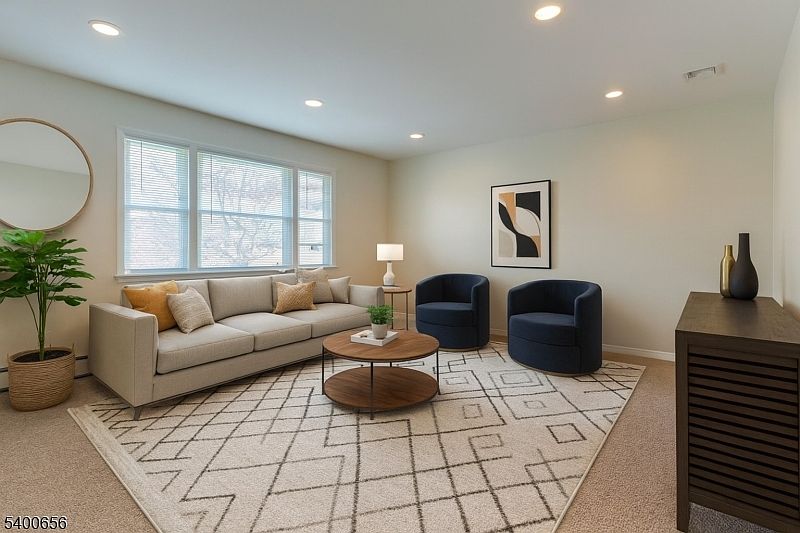 1st image of 15 Sanford St Floor 2