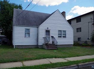 30 William St, Wallington, NJ 07057