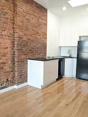 Rented by Skyline Group Real Estate | media 43