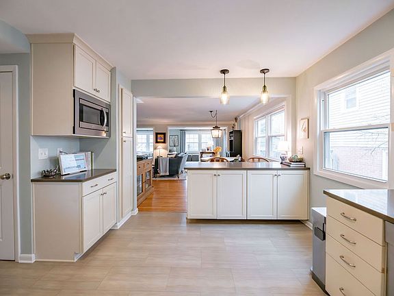 5th image of 23213 Fairmount Blvd