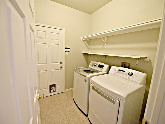 5th image of 8921 Joachim Ln