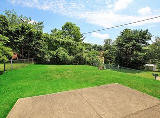 1639 Sillview Dr, Pittsburgh, PA 15243