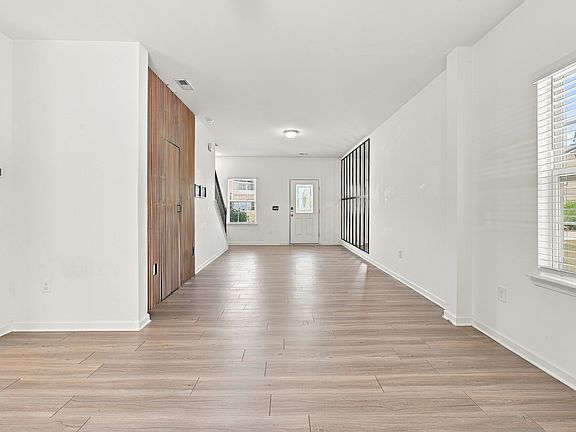 2nd image of 129 Zulabelle Ct