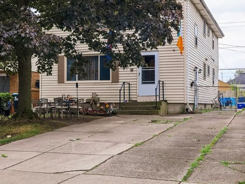 69 Newell Ave