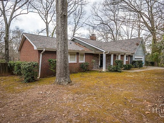 5th image of 1380 Chestnut Hill Rd