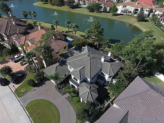 3rd image of 9506 Martha Springs Dr