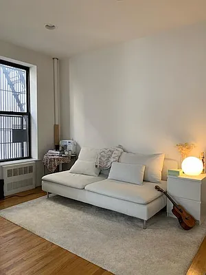 Rented by Chartwell Manhattan Realty | media 2