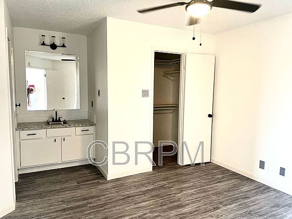 4th image of 604 NW 15th St #21